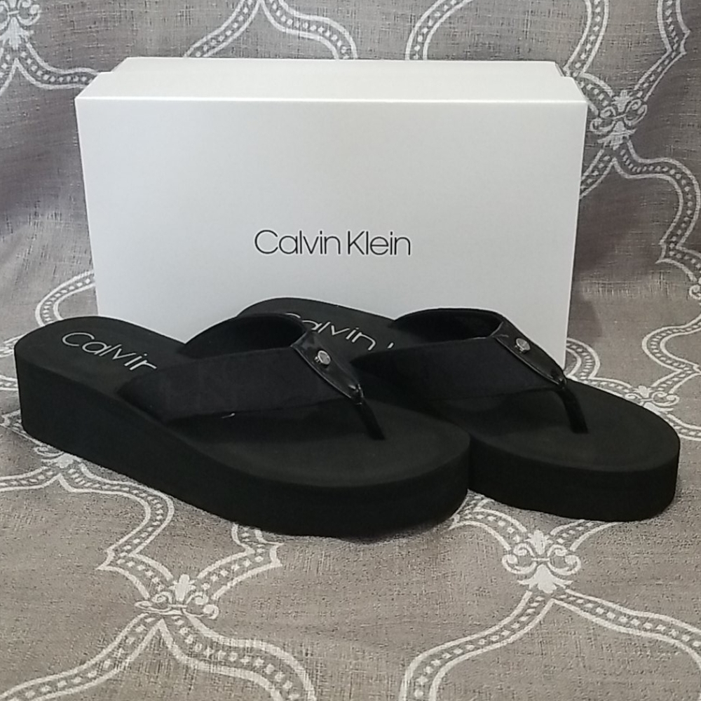 NIB Calvin Klein Black Jaquard Eva Sandal - Sz 9